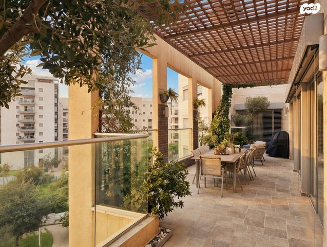 גג/ פנטהאוז, הגוש הגדול, רמת אביב החדשה, נופי ים, תל אביב יפו