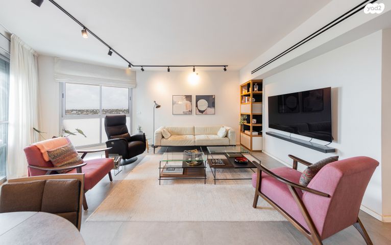 מודעת נכס, טווס, רמות מנחם, הוד השרון