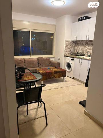 דרך יד לבנים 82