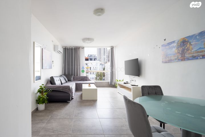 דירה, רמב"ם, ראשון לציון