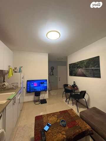 דרך יד לבנים 82