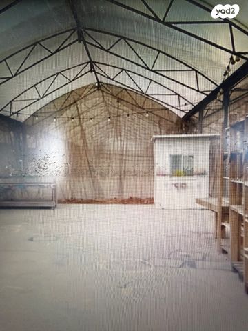 מחסנים, עזריאל