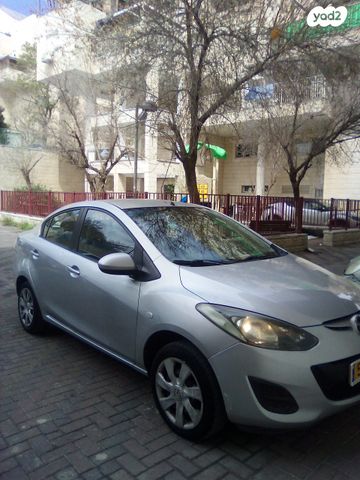 מודעת רכב מאזדה 2