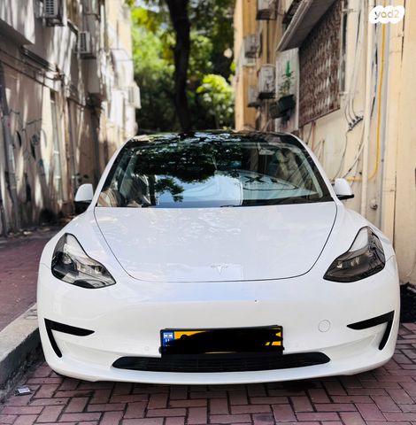 מודעת רכב טסלה מודל 3