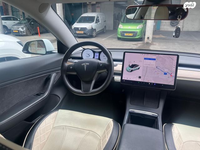 מודעת רכב טסלה מודל 3