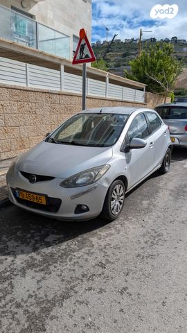 מודעת רכב מאזדה 2