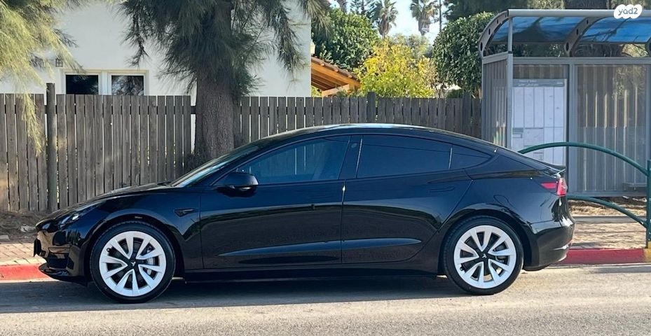 מודעת רכב טסלה מודל 3