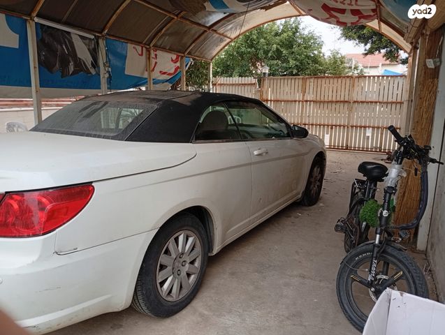 מודעת רכב קרייזלר סברינג