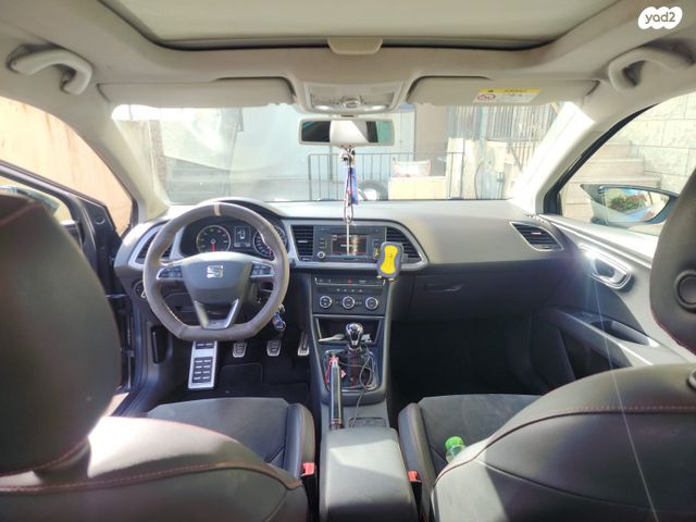 מודעת רכב סיאט לאון