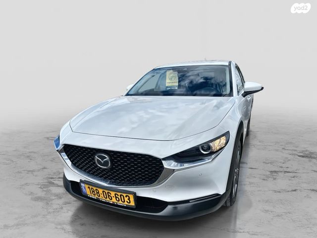 מודעת רכב מאזדה CX-30