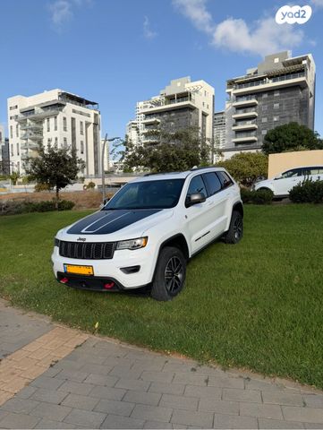 מודעת רכב ג'יפ גרנד צ'ירוקי