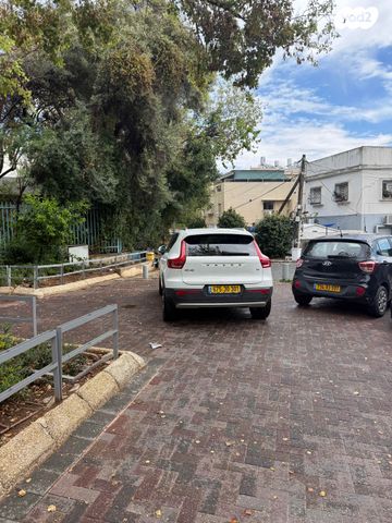 מודעת רכב וולוו XC40