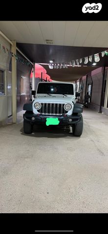 מודעת רכב ג'יפ רנגלר