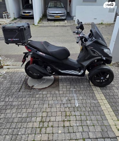 מודעת רכב פיאג'ו MP3 300 HPE