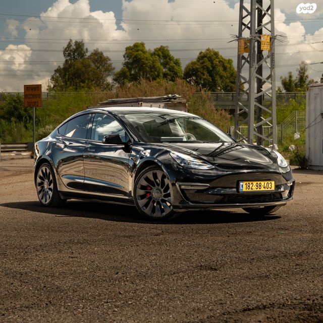 מודעת רכב טסלה מודל 3