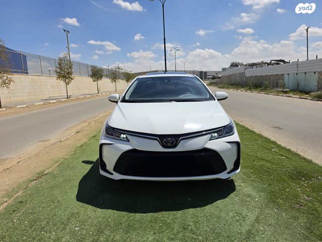 מודעת רכב טויוטה קורולה 1