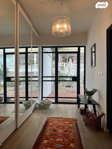 שדרות אבא חושי 220