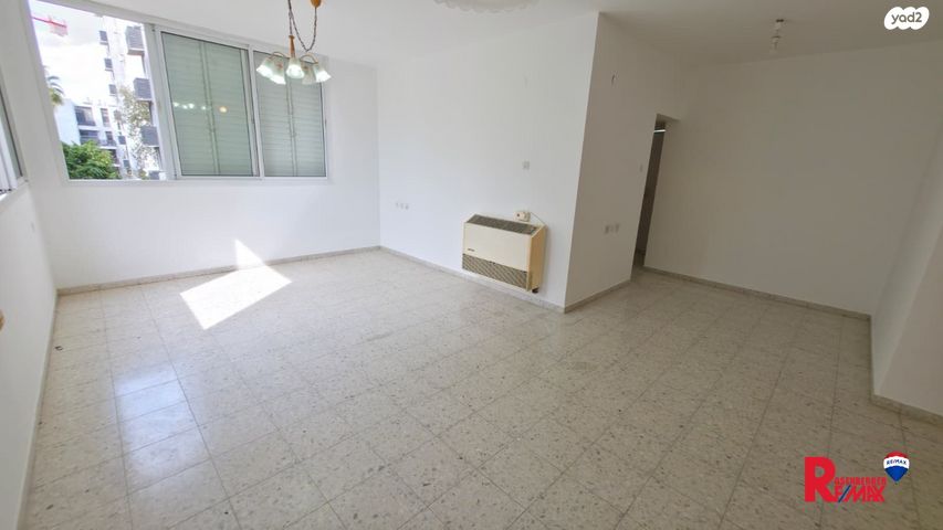 מודעת נכס, עולי הגרדום 68, רמז, מערב ותיק, ראשון לציון