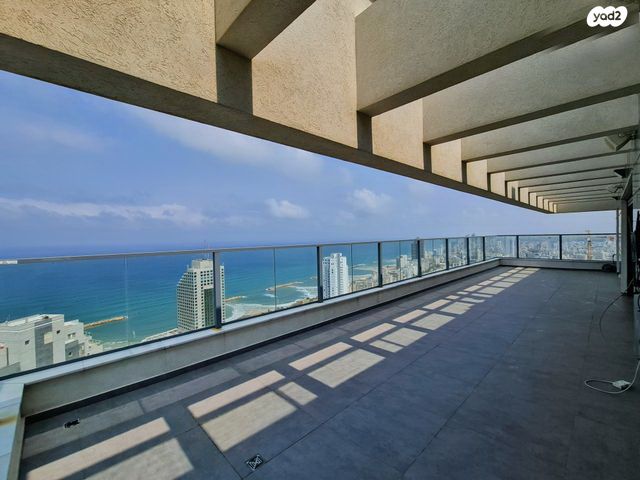 אמנון ליפקין שחק 