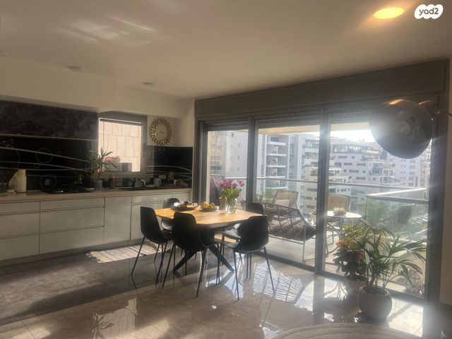 מודעת נכס, מאיר יערי, כוכב הצפון, תל אביב יפו