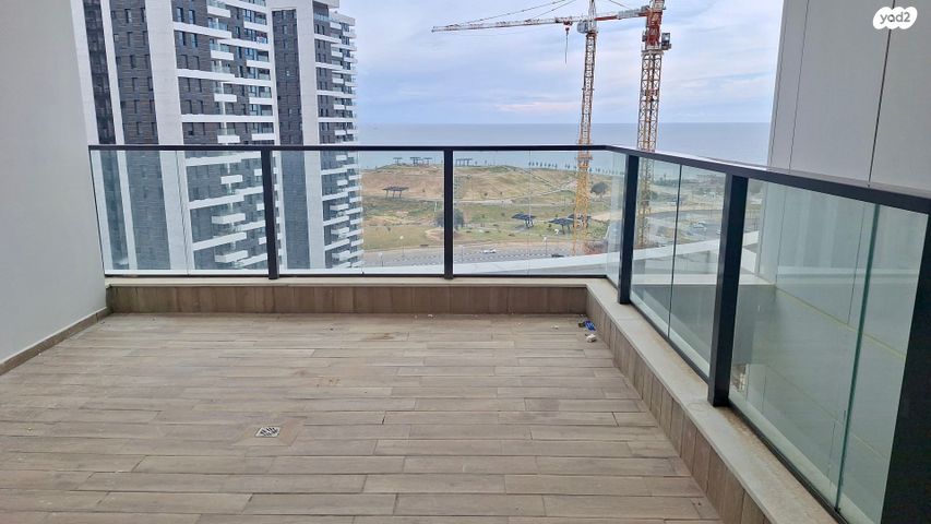 יהורם גאון 7