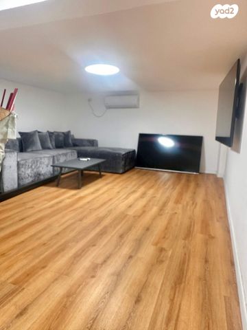 מודעת נכס, מטלון, פלורנטין, תל אביב יפו