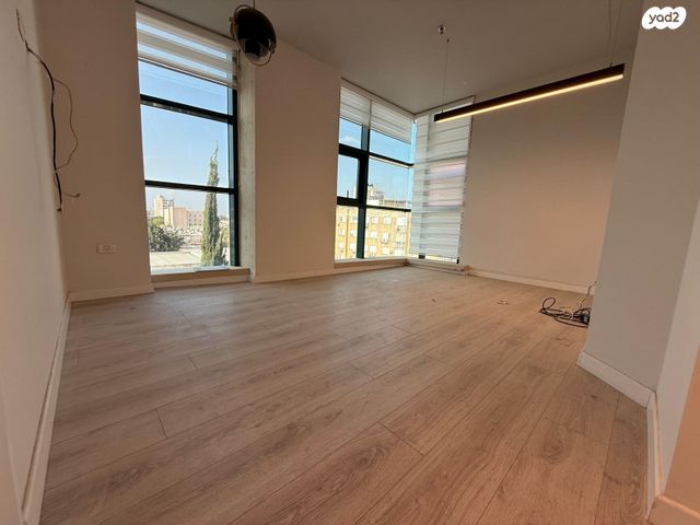 משרדים, פתח תקווה