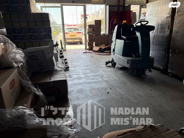 חנויות/ שטח מסחרי