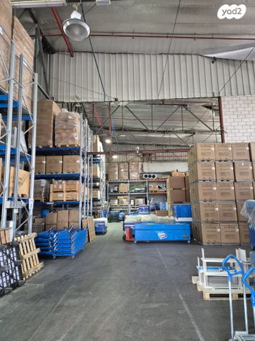 מחסנים, באר טוביה