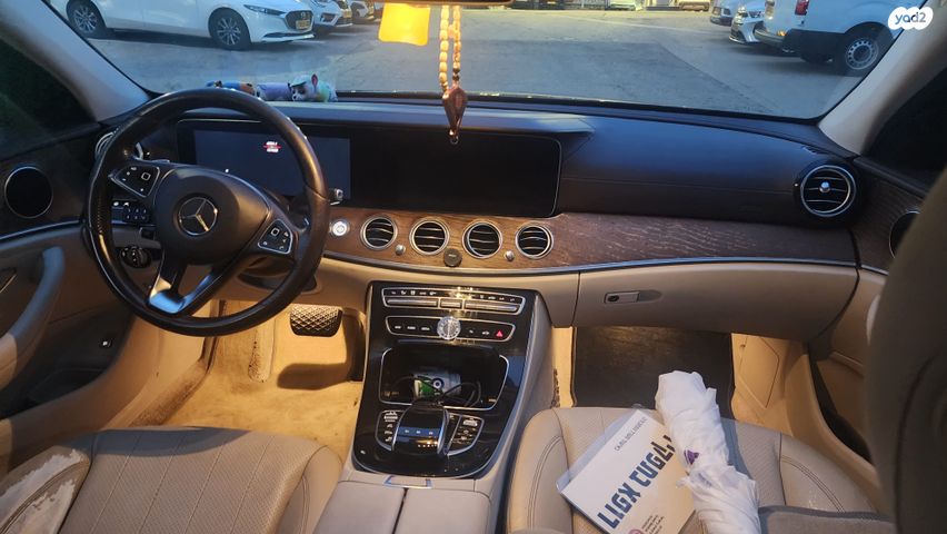 מודעת רכב מרצדס-בנץ E-class