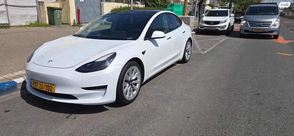 מודעת רכב טסלה מודל 3