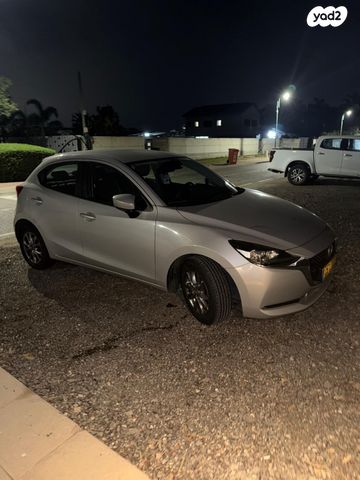 מודעת רכב מאזדה 2