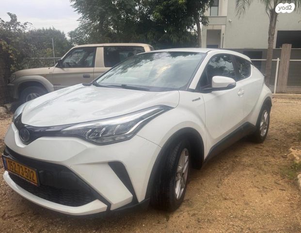 מודעת רכב טויוטה C-HR