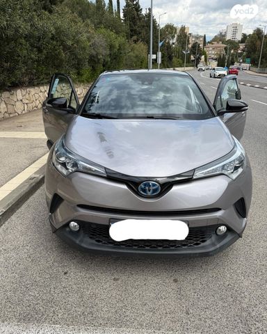 מודעת רכב טויוטה C-HR