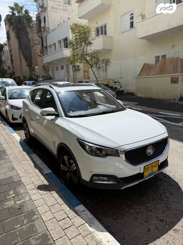 מודעת רכב אם ג'י ZS