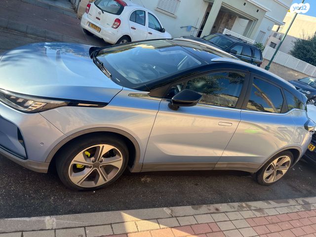 מודעת רכב ג׳ילי Geometry C