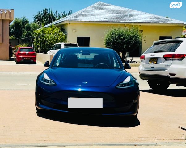 מודעת רכב טסלה מודל 3