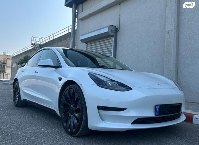 מודעת רכב טסלה מודל 3