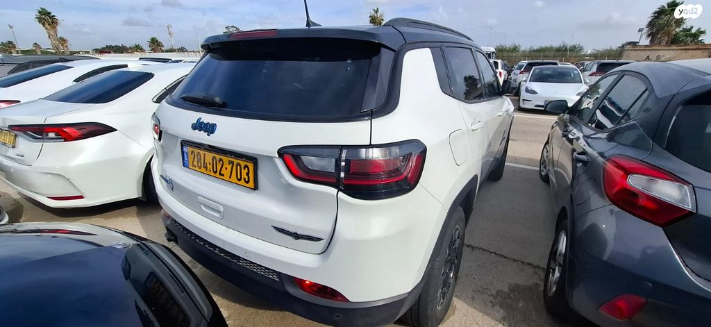 מודעת רכב ג'יפ קומפאס 2