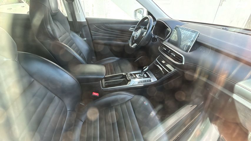 מודעת רכב אם ג'י EHS PHEV 2