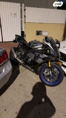 מודעת רכב ימאהה YZF-R1