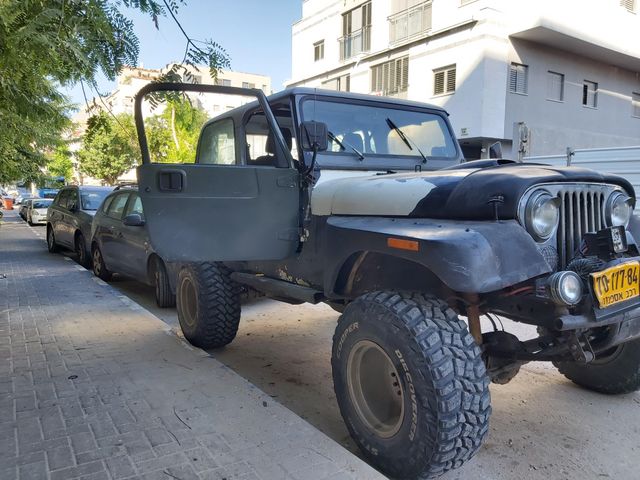 מודעת רכב ג'יפ CJ