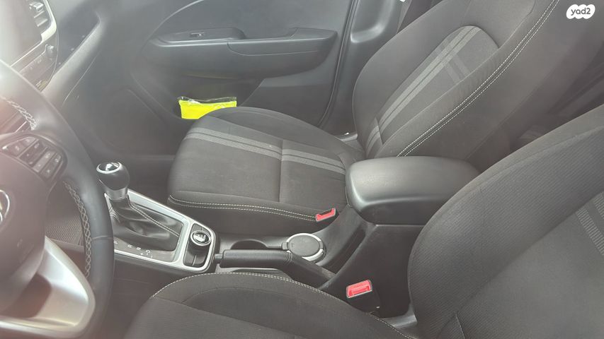 מודעת רכב יונדאי וניו 2