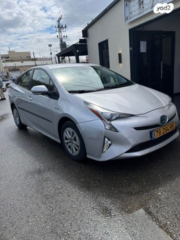 מודעת רכב טויוטה פריוס