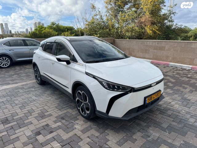 מודעת רכב ג׳ילי Geometry C