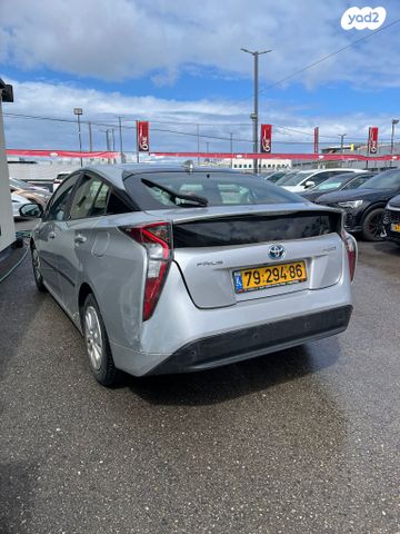 מודעת רכב טויוטה פריוס 1