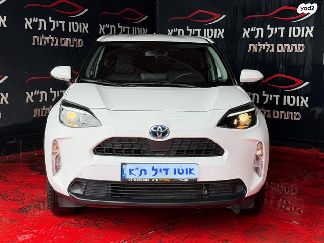 מודעת רכב טויוטה יאריס קרוס