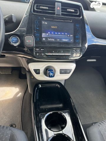 מודעת רכב טויוטה פריוס 2