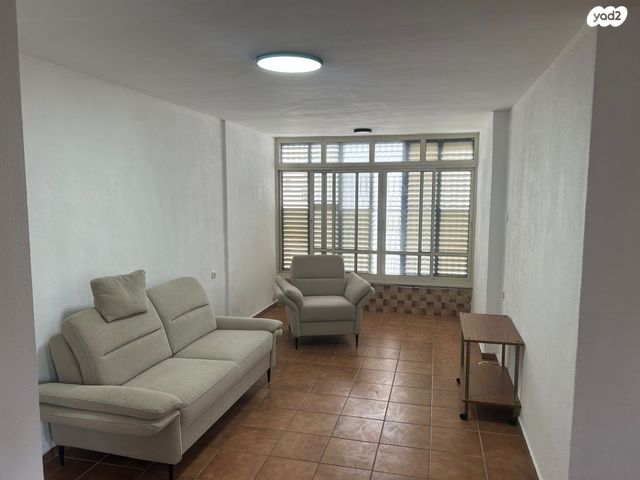 אפרים שריר 34