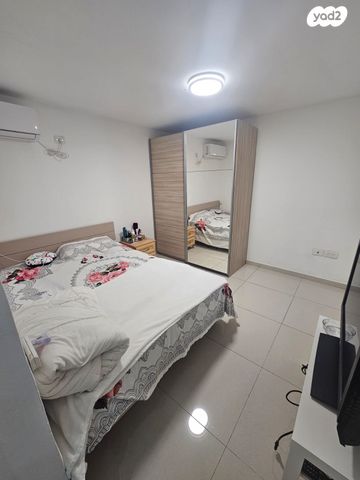 אורי בן ארי 6